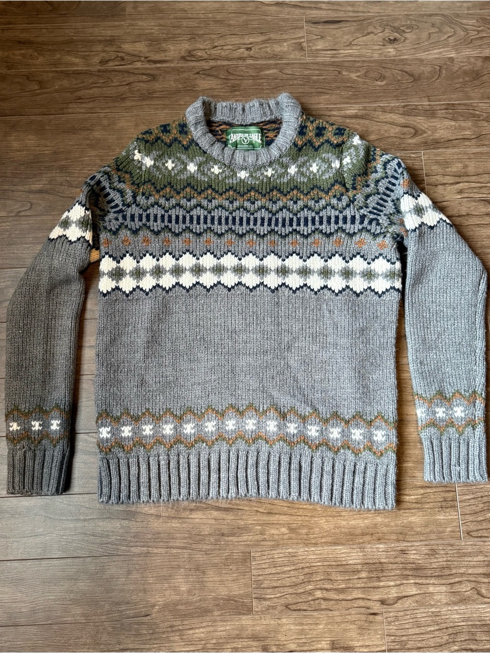 American Eagle Mens XS Gray Fair Isle Crew Neck Knit Sweater Nordic Winter